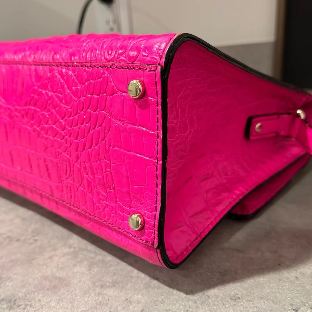 Kate Spade Doris Neon Pink Crocodile Print Handbag! - Picture 8 of 14